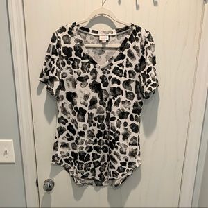 LuLaRoe Iris Top